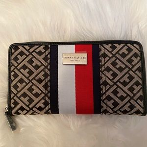 Tommy Hilfiger wallet